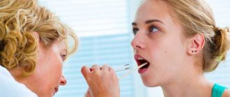 Examination of a patient&#39;s mouth