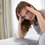 Почему появляются кровянистые выделения в середине цикла