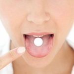 Препарат назначают в таблетированном и инъекционном виде взрослым и детям от 15-ти лет.