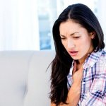 Вследствие раздражения органов дыхания, организм подаёт определённые сигналы в головной мозг, рефлекторно возникает и кашель